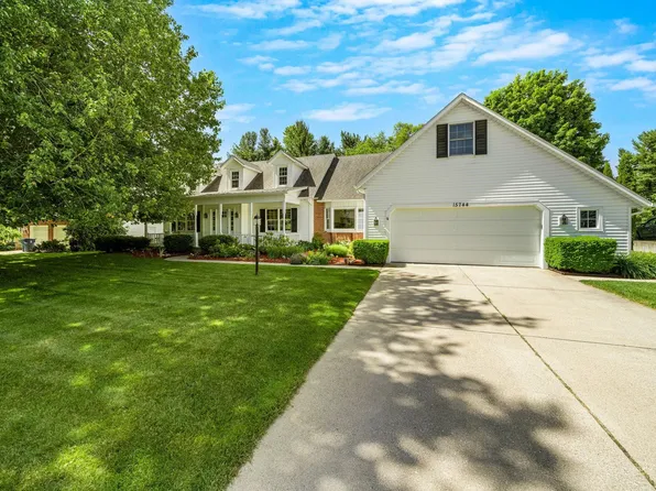 15744 Sunrise Trl, Granger, IN 46530