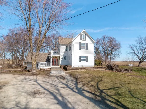 3285 310th St, Sumner, IA 50674