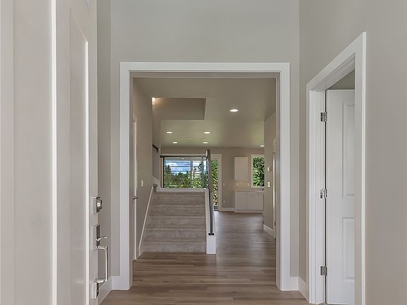 5th image of 10906 71st Avenue Ct E