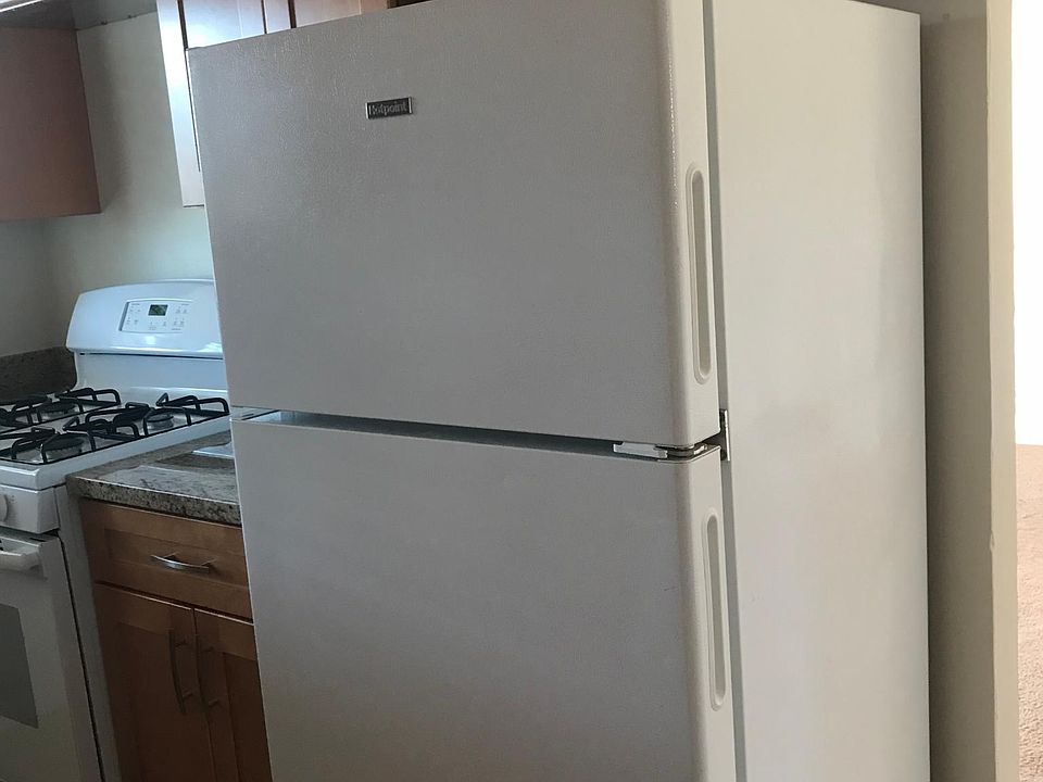 logik fridge freezer lfc55s13