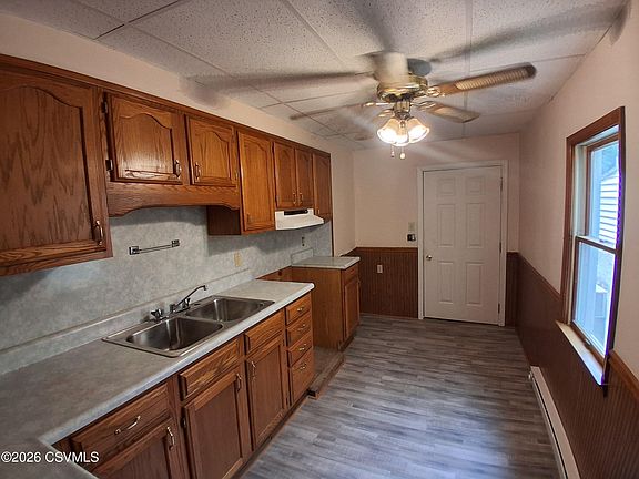 5th image of 28 N Rock St