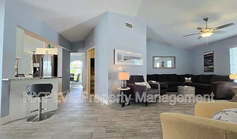 837 SE 3rd Ter — Photo 12