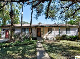 113 Huff St, Luling, TX 78648