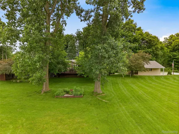 1995 N Mitchell Lake Rd, Attica, MI 48412