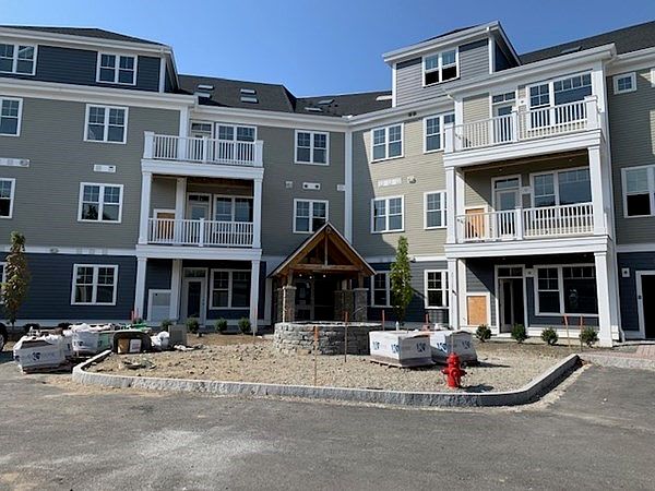 2nd image of 16 Taylor Ln #1003