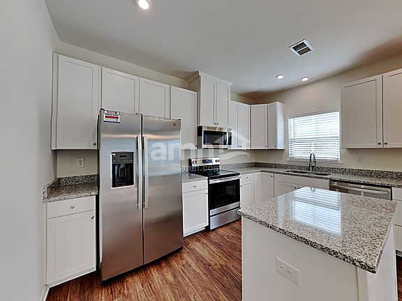 3rd image of 624 Hamilton Park Dr