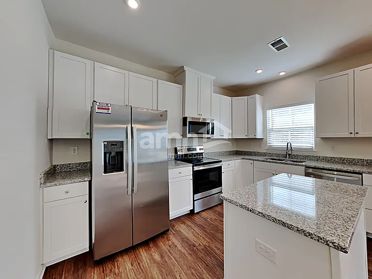 624 Hamilton Park Dr — Photo 3