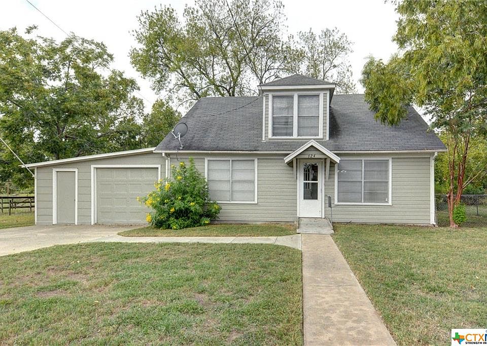 1st image of 624 S Avenue I