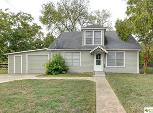 624 S Avenue I, Shiner, TX 77984