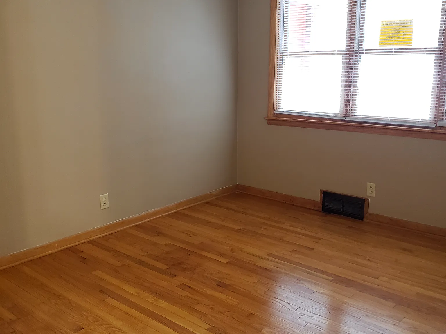 3 bed, 1.5 bath, 1178 sqft, $1,245 — Photo 2