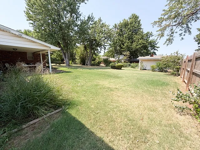 809 Owens Ave — Photo 15