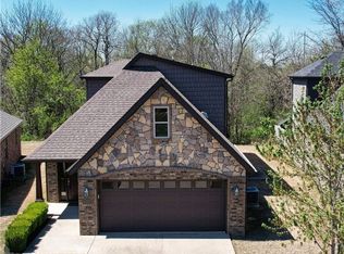 2002 SW Riverstone Rd, Bentonville, AR 72713