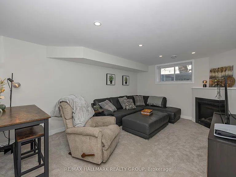 208 Big Dipper St E — Photo 32