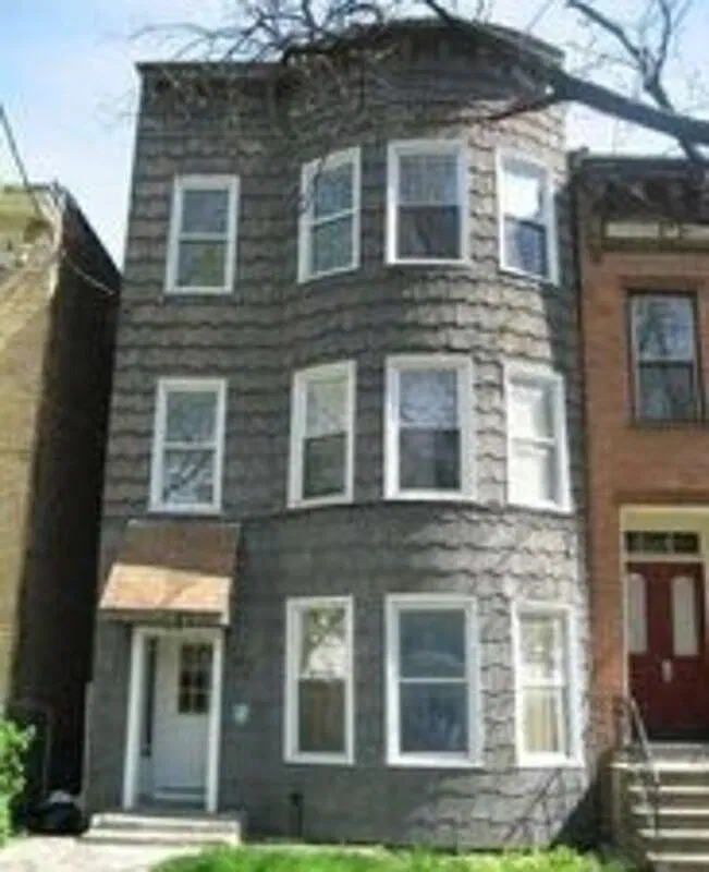 3 bed, 1.0 bath, 1000 sqft, $1,500 — Photo 2