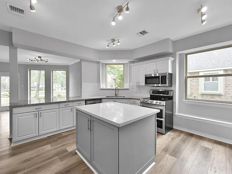 13527 Summer Hill Dr — Photo 9