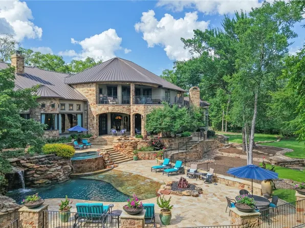 3323 Emory Oak Dr, Bryan, TX 77807