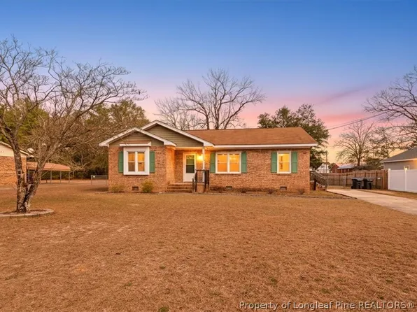 812 N Jackson St, Raeford, NC 28376