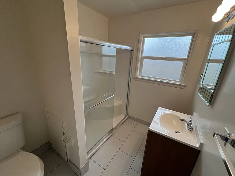 500 N Los Robles Ave #6 — Photo 7