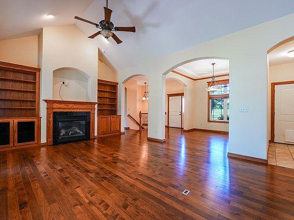 4th image of 1910 N Jason Dr