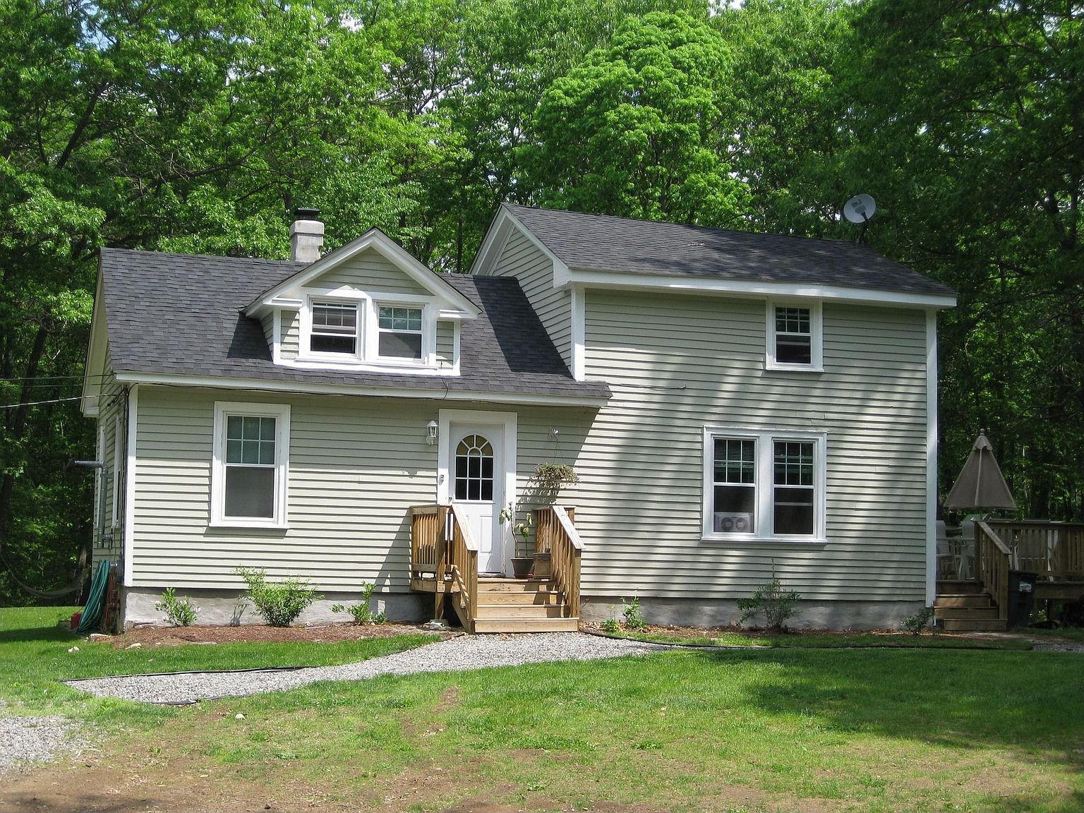 415 Farnum Pike, Smithfield, RI 02917 Zillow