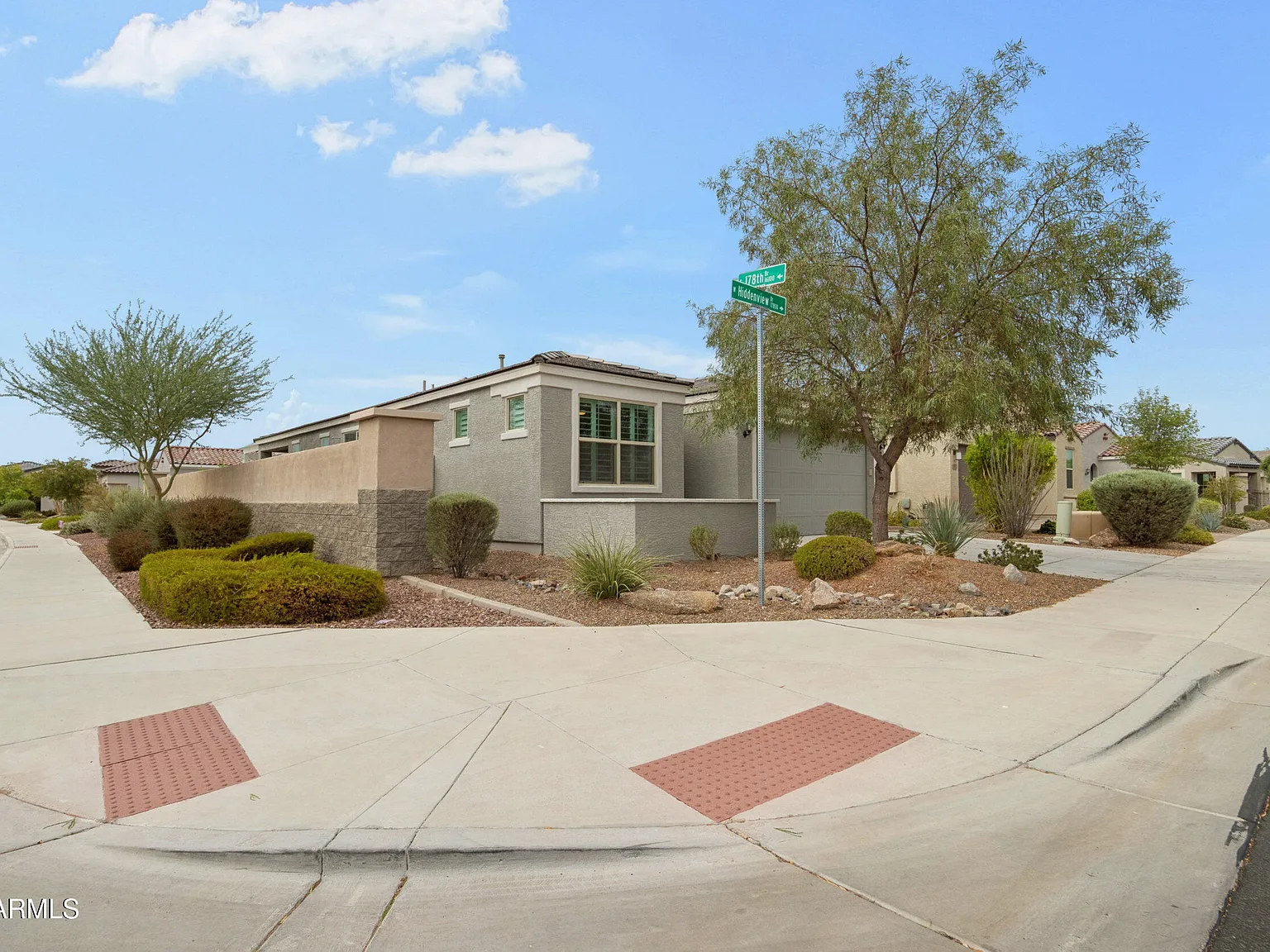 2 bed, 2.0 bath, 1400 sqft, $1,900 — Photo 4