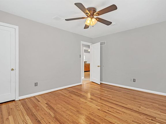 5th image of 2735 Hawson Dr
