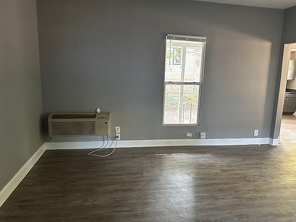 4th image of 39 N Merton St APT 3