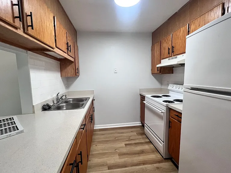 6612 Gordon Rd — Photo 5