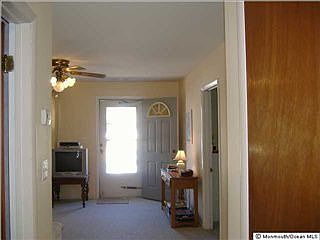 4th image of 215 Carteret Ave