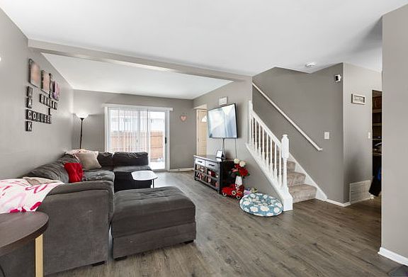 3rd image of 4022 Oxford Ct