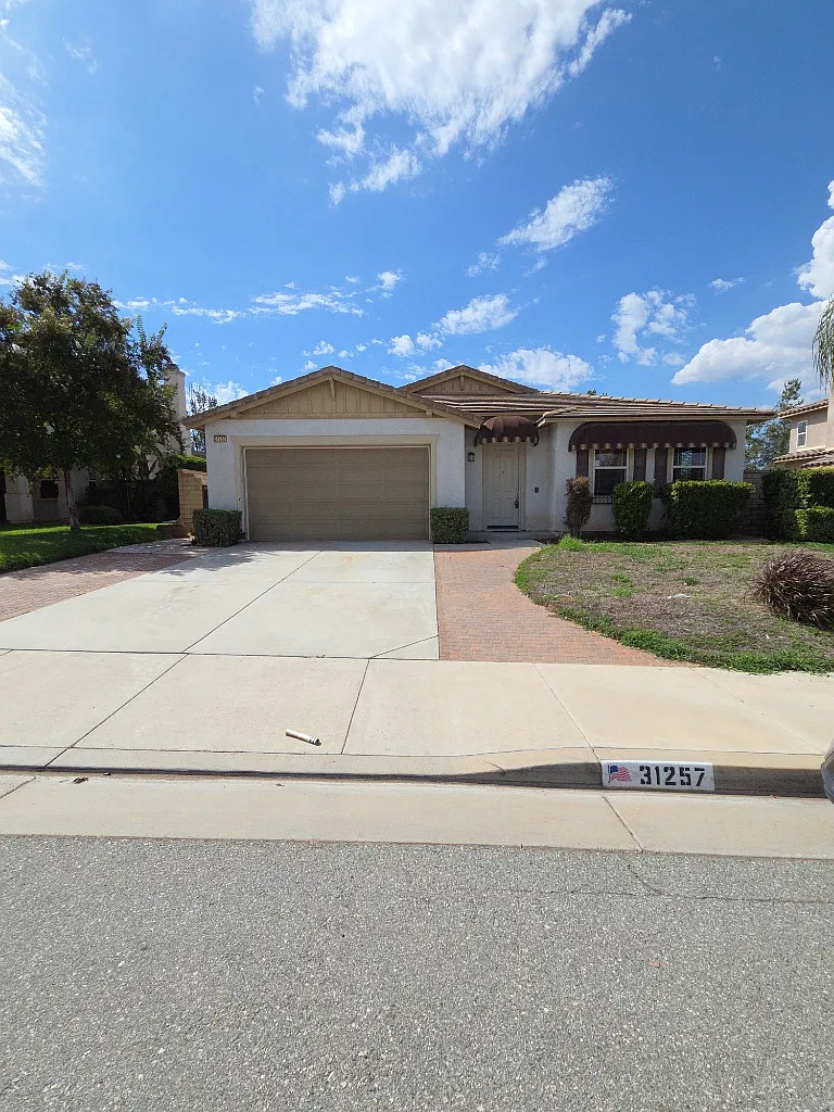LCL Rental: Beautiful Spacious Single-Story Home — Photo 1