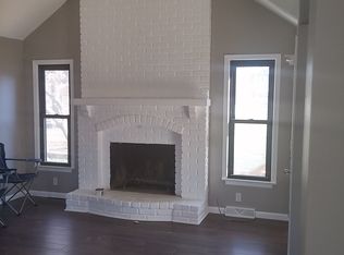 1813 NW Killarney Ln, Lees Summit, MO 64081