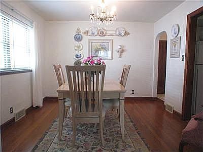 4th image of 343 Peach Orchard Ave