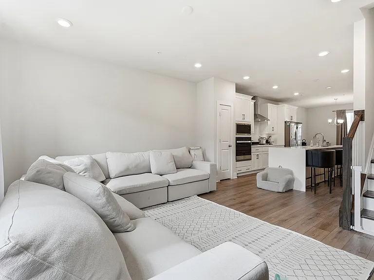 153 Locke St — Photo 20