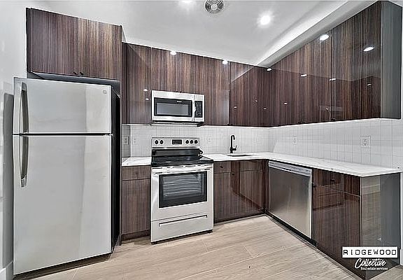 4th image of 292 Weirfield St #1