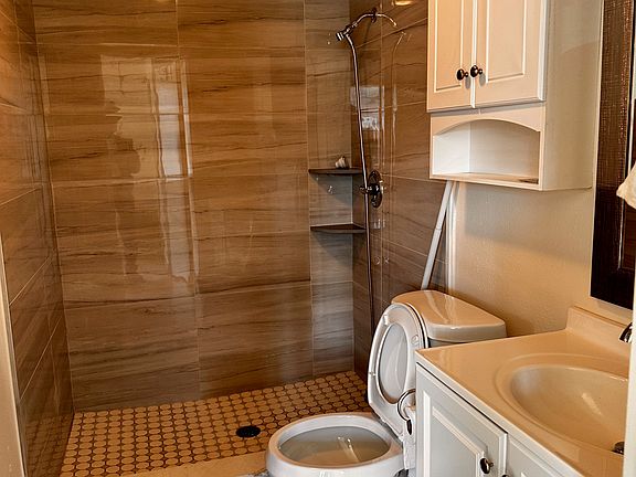 1 bed 1 bath, new bath