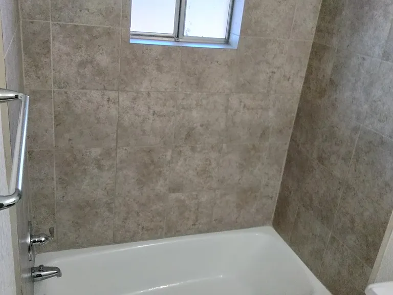 4431 E 3rd St #7 — Photo 7