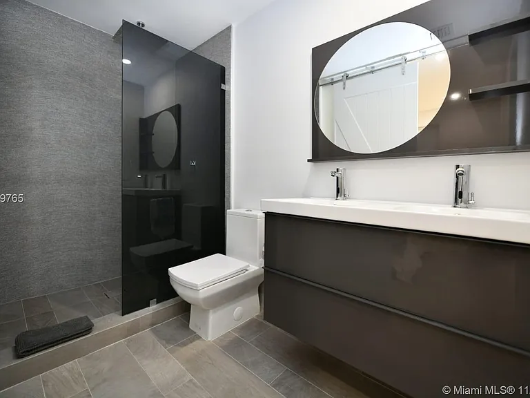 1127 Euclid Ave #103 — Photo 6