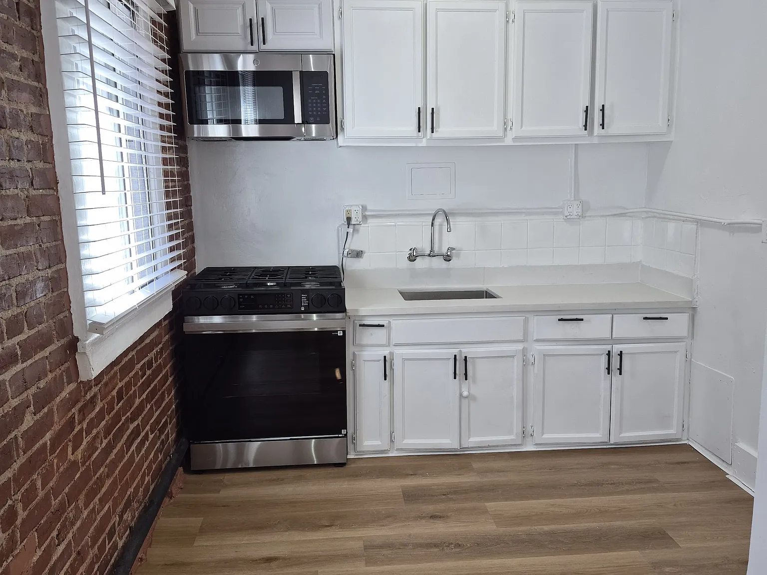 1 bed, 650 sqft, $1,950 — Photo 3