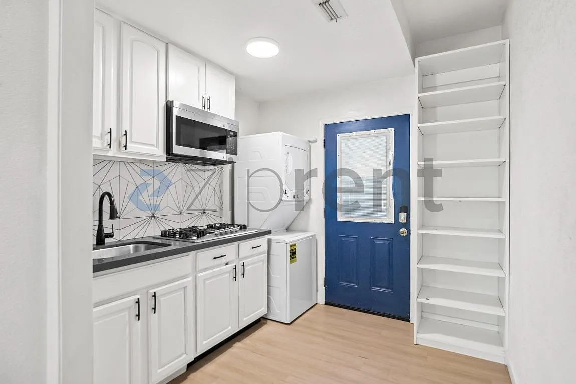 2 bed, 900 sqft, $1,796 — Photo 4