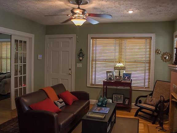 5th image of 205 W Crest Ave