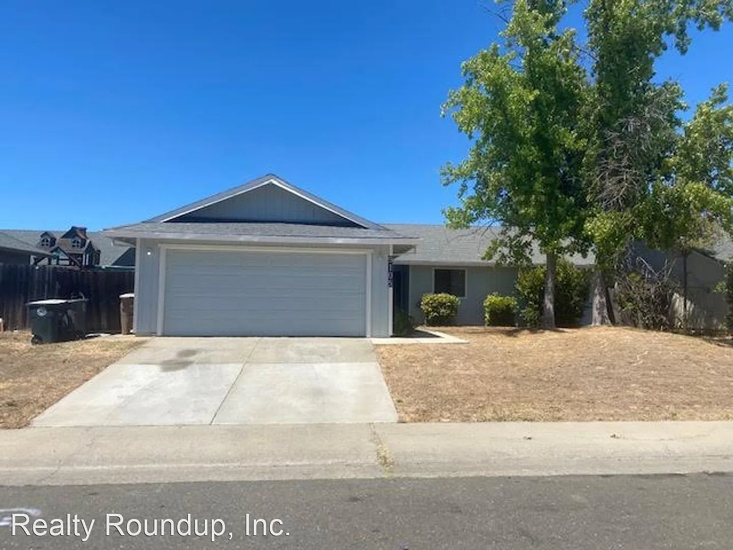 9105 Falcon Creek Cir photo 1