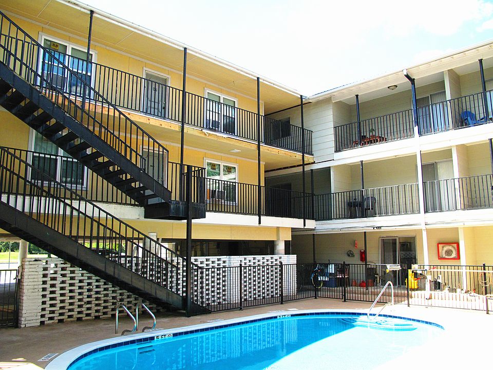 1st image of 901 E 40th St #205/206