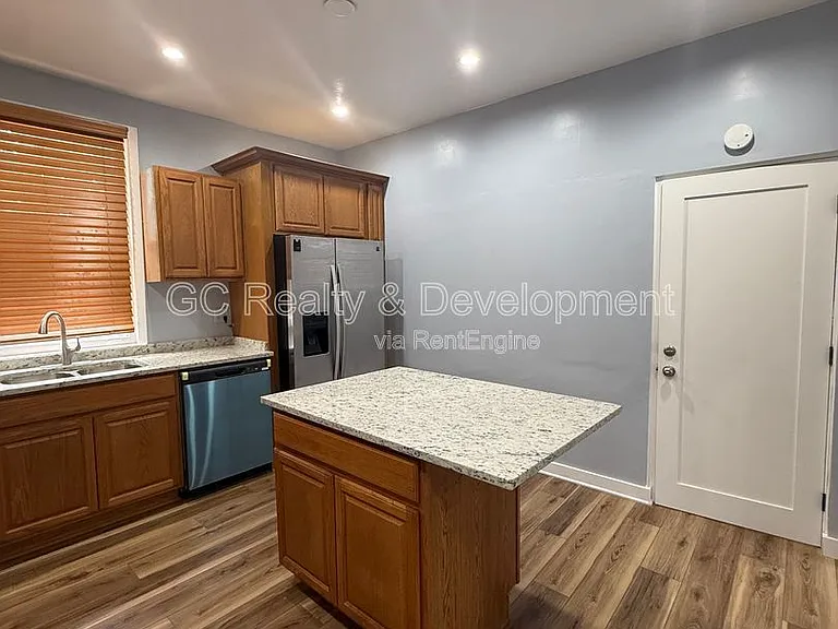 2304 N Monitor Ave #3 — Photo 6