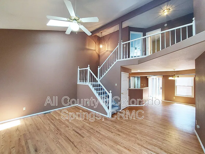 4 bed, 3.5 bath, 3200 sqft, $2,600 — Photo 2