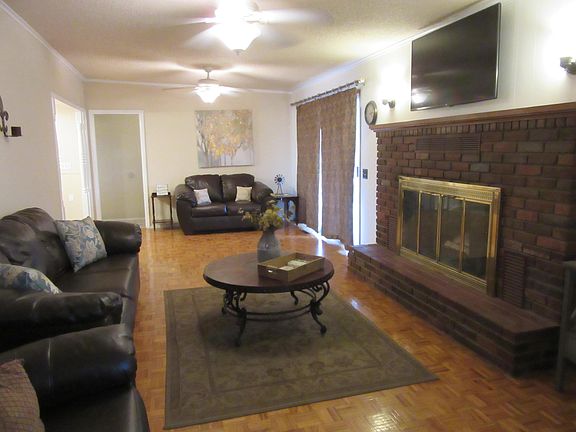 4th image of 5301 Chateau Ave