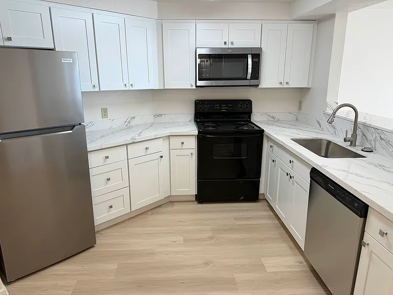 Portage Bay Apartments — Photo 5