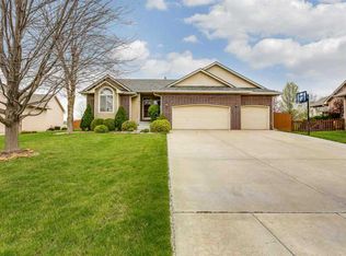 411 S Quail Run Ct, Andover, KS 67002