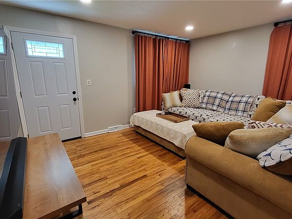 3rd image of 5110 Montauk Ave