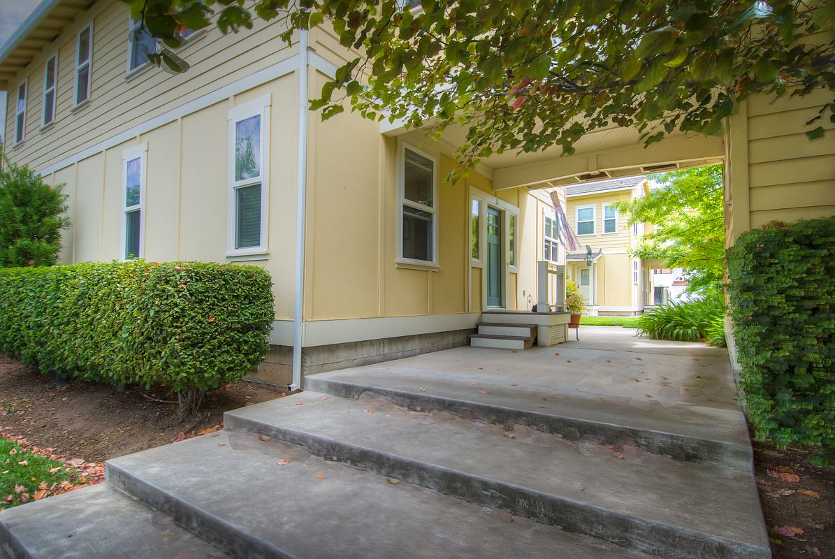 2359 England St 3 br / 2.0 ba, 1800, Chico, CA 95928 Zillow